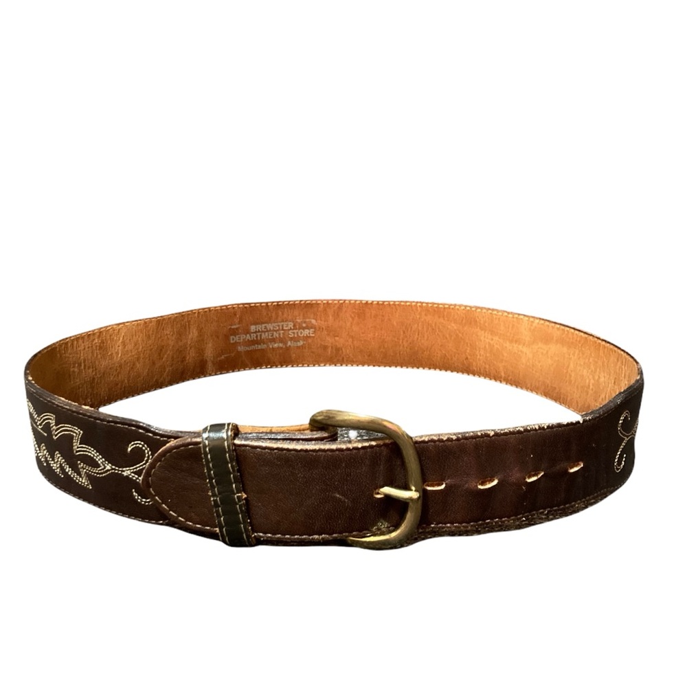 Justin Boots vintage leather belt with stitched detail. Size 28/S.